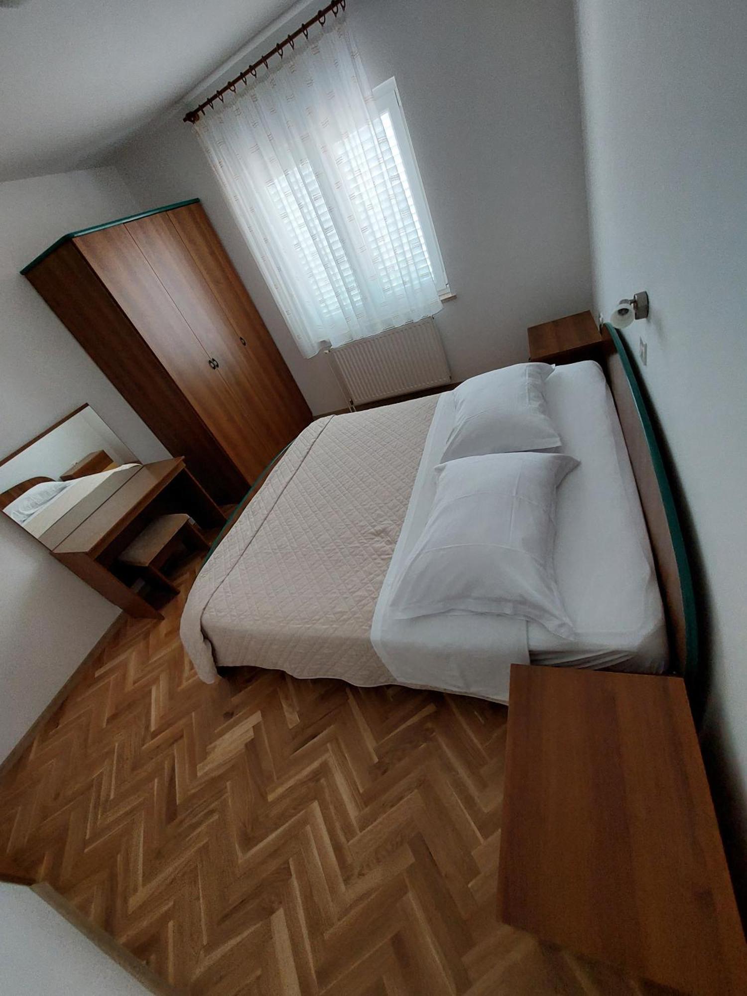 Apartments Mlacovic Rab Town Kültér fotó