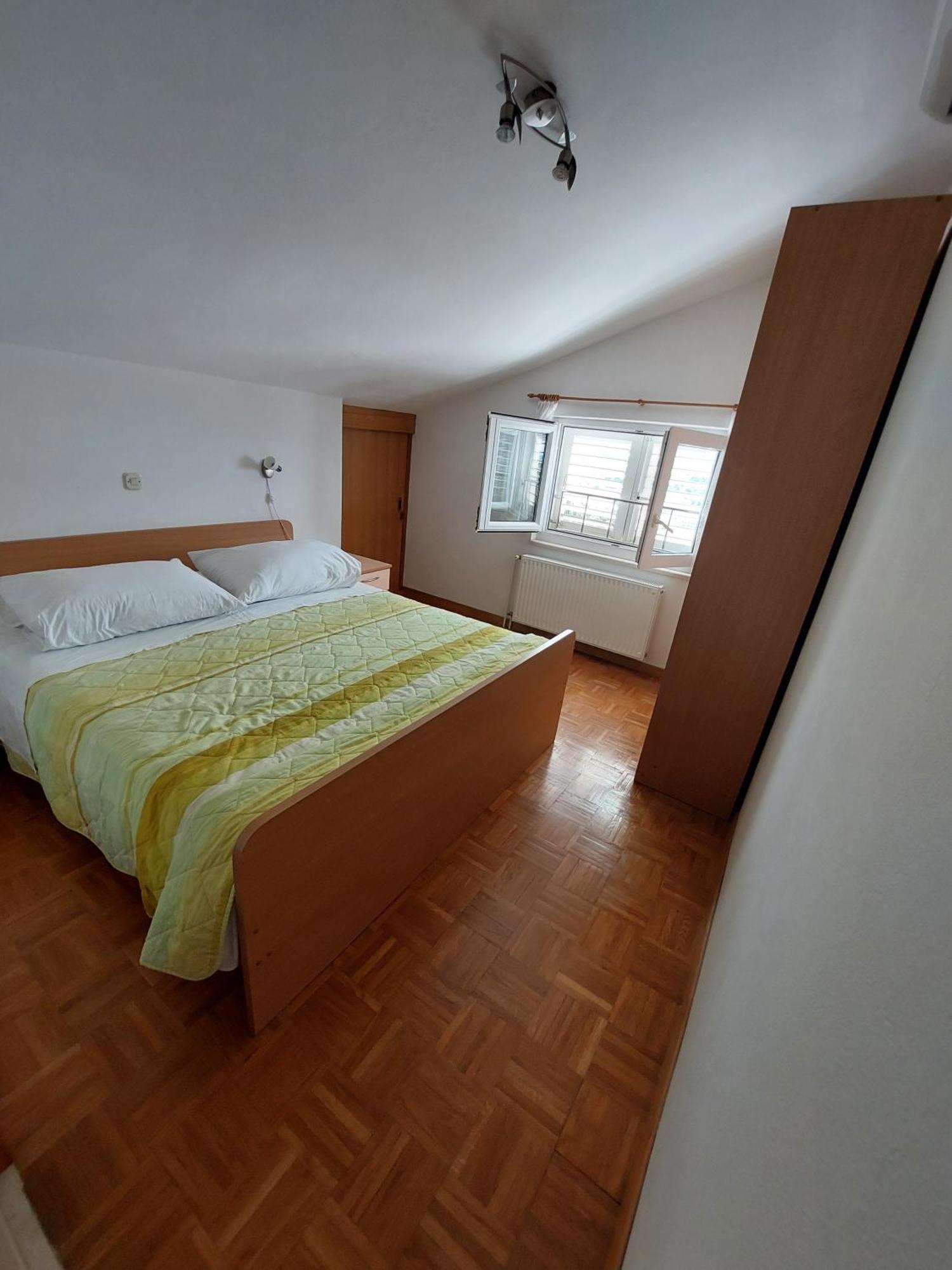 Apartments Mlacovic Rab Town Kültér fotó