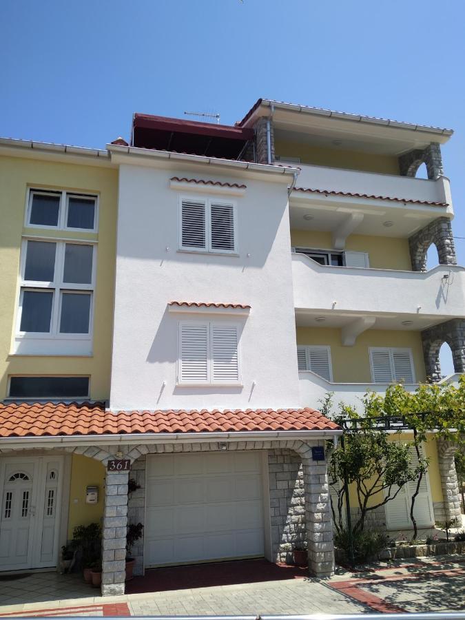 Apartments Mlacovic Rab Town Kültér fotó