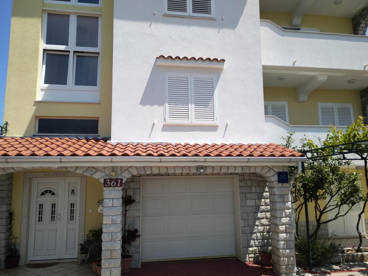 Apartments Mlacovic Rab Town Kültér fotó